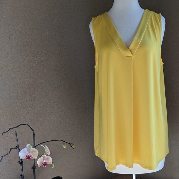 Premise Tops - *FINAL PRICE DROP* Bright yellow v-neck tank